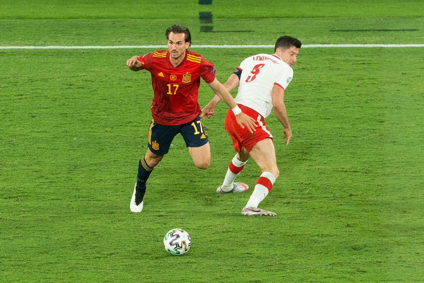 Fabian Ruiz i Robert Lewandowski na meczu Euro 2020, 19.06.2021 r.