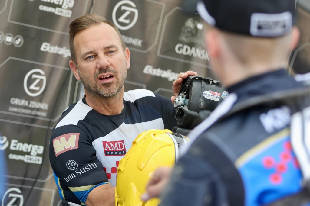 Nicki Pedersen niezadowolony. Nicki Pedersen niezadowolony.