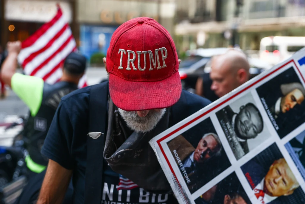 Zamach na Donalda Trumpa. Media ujawniają niepokojące dane o Amerykanach