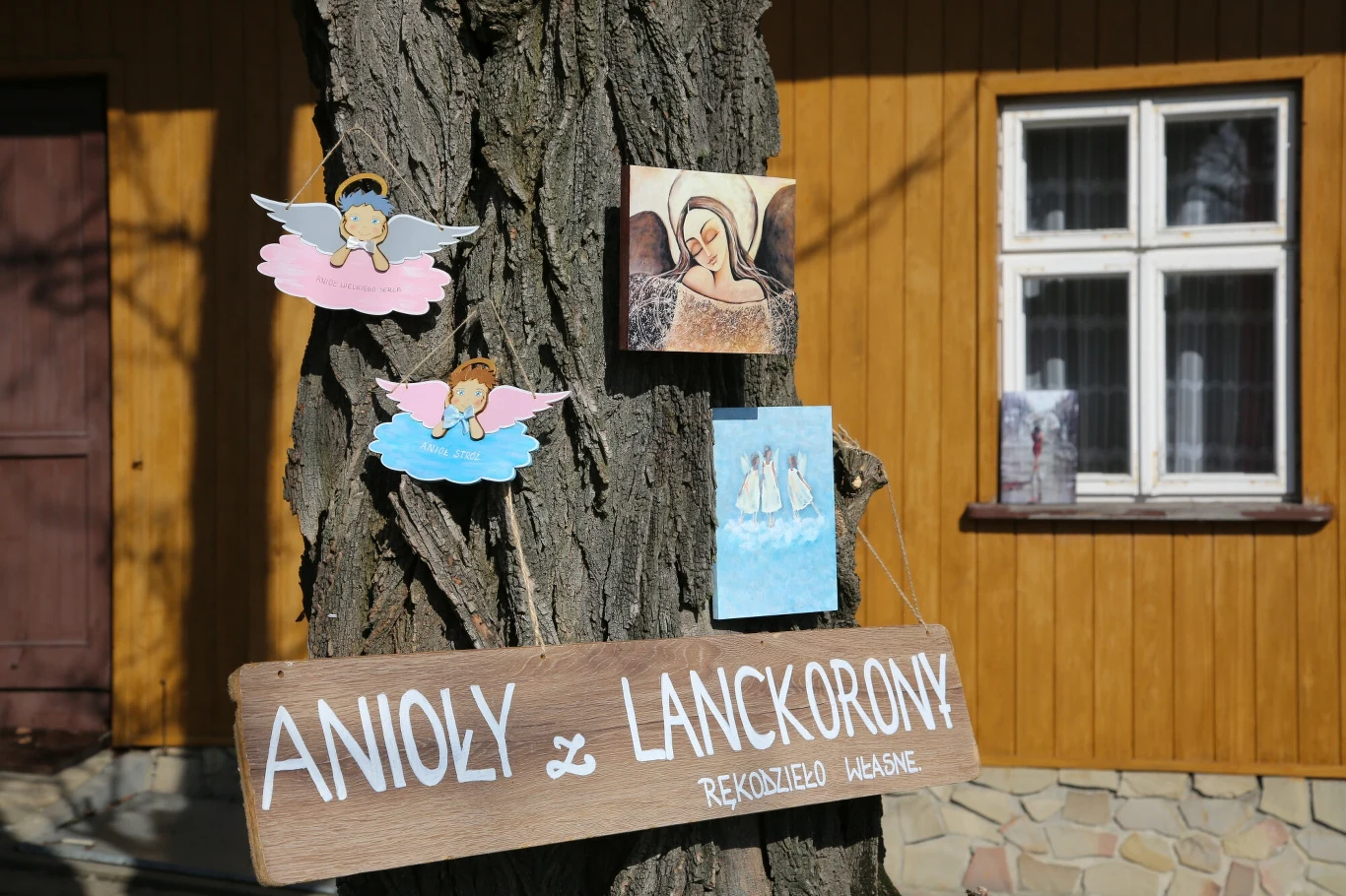 Lanckorona nazywana jest "Miastem Aniołów" Lanckorona nazywana jest "Miastem Aniołów"