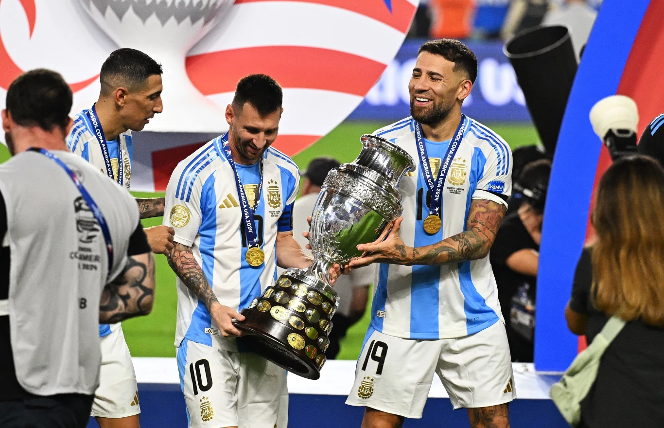Leo Messi (na środku) cieszący się z triumfu na Copa America 2024