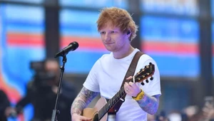 To robi Ed Sheeran na backstage'u! Nagranie trafiło do sieci