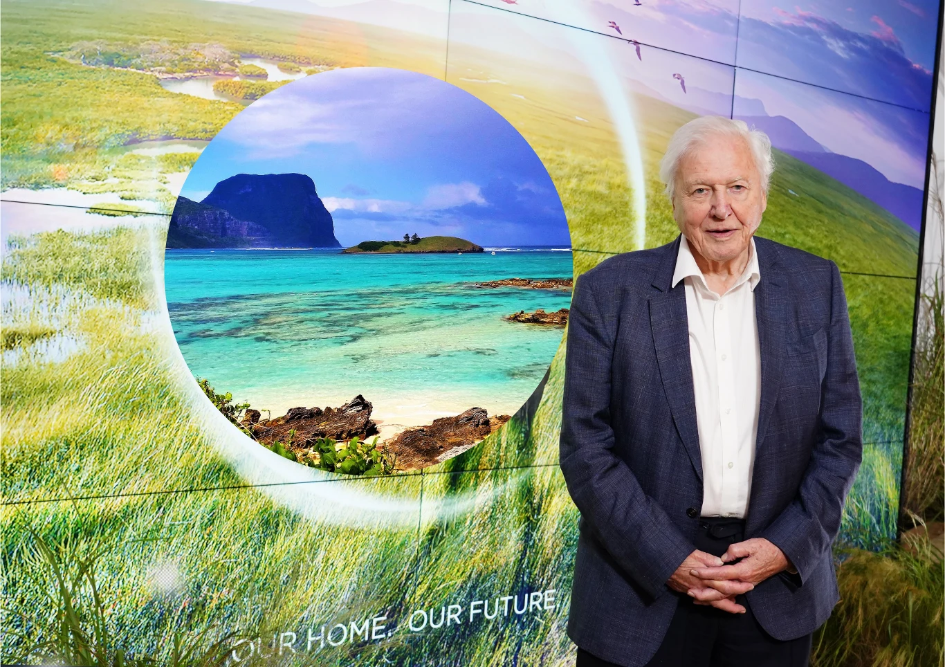 Sir David Attenborough w jednym ze swoich programów opowiadał o Lord Howe. Sir David Attenborough w jednym ze swoich programów opowiadał o Lord Howe.