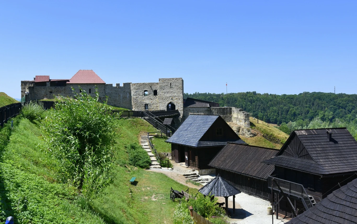W Dobczycach na turystów czeka wiele atrakcji w tym Skansen Budownictwa Ludowego W Dobczycach na turystów czeka wiele atrakcji w tym Skansen Budownictwa Ludowego