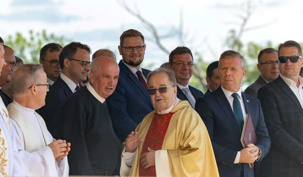 Ojciec Jan Król (po lewej stronie o. Tadeusza Rydzyka) jest jednym z najbliższych współpracowników założyciela Radia Maryja