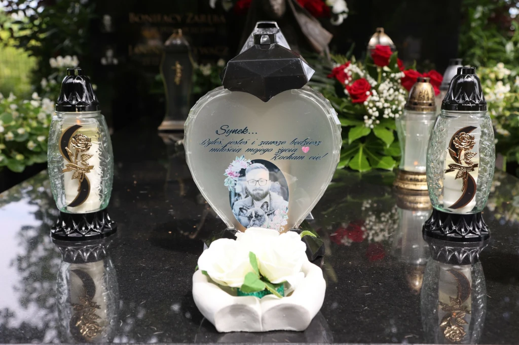 Tak dziś wygląda grób Patryka Peretti Tak dziś wygląda grób Patryka Peretti