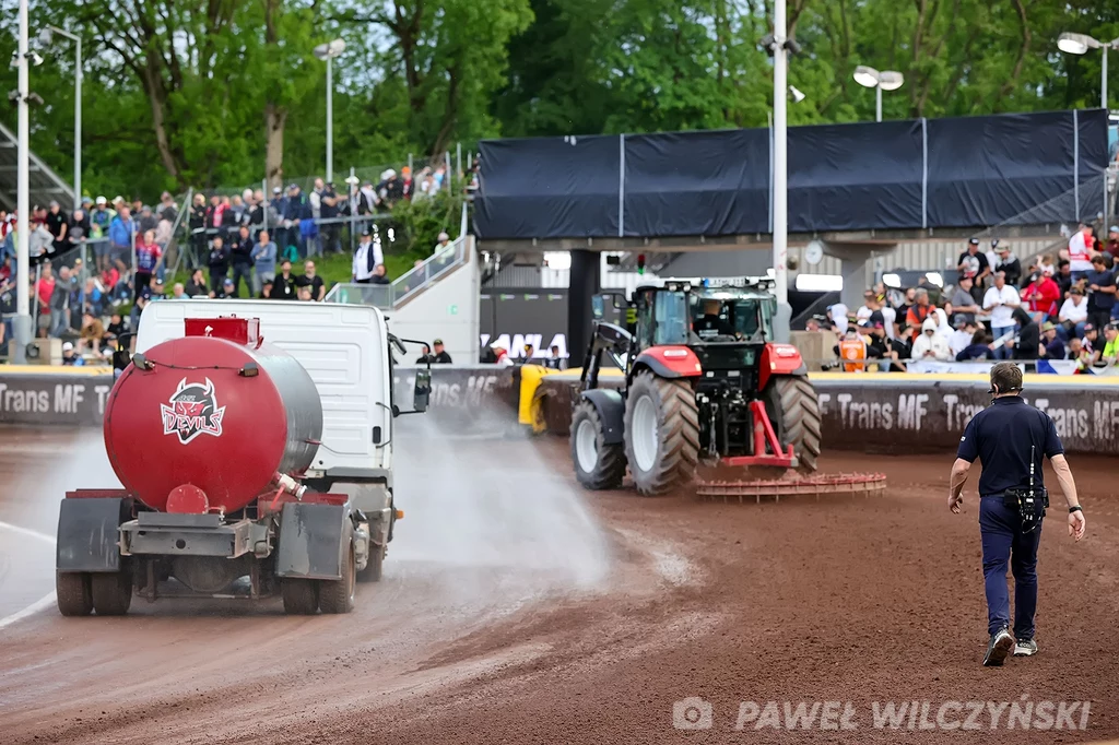 Równanie toru w Landshut podczas rundy Grand Prix. Równanie toru w Landshut podczas rundy Grand Prix.