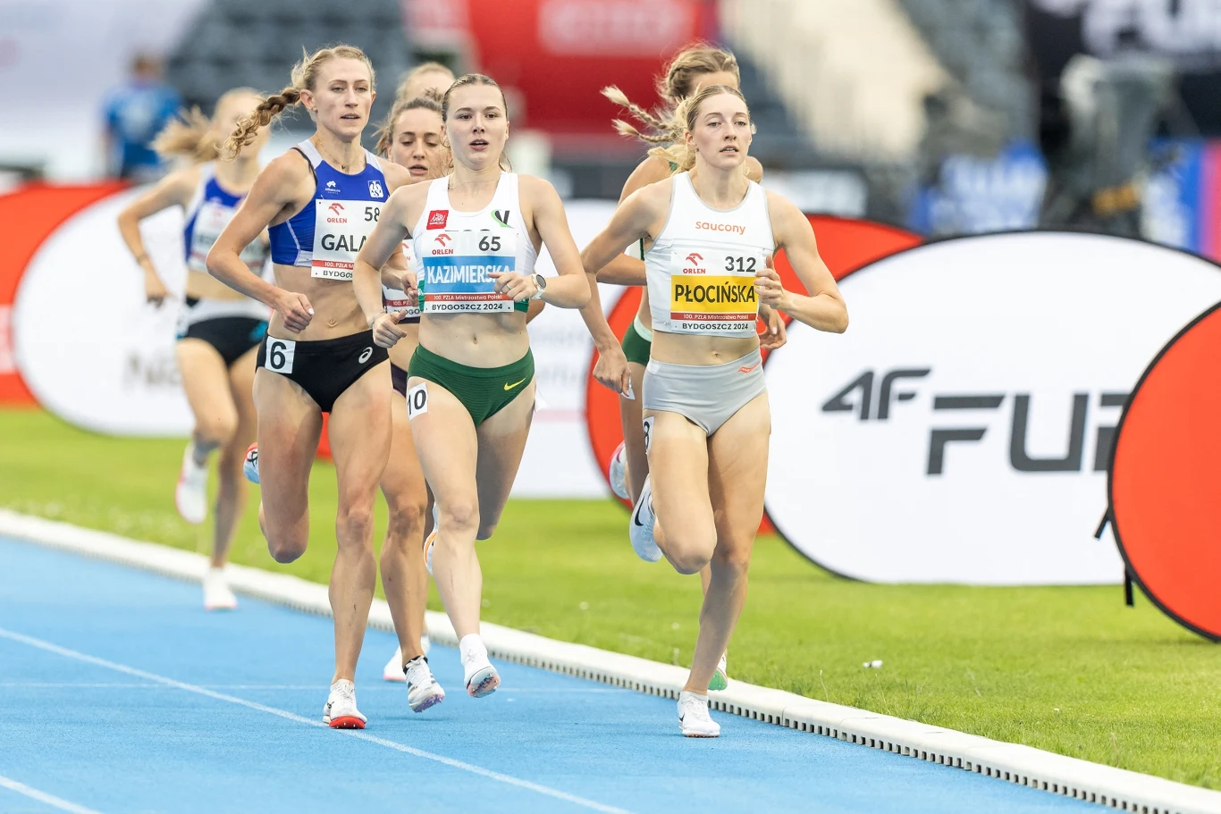 Klaudia Kazimierska (na pierwszym planie)