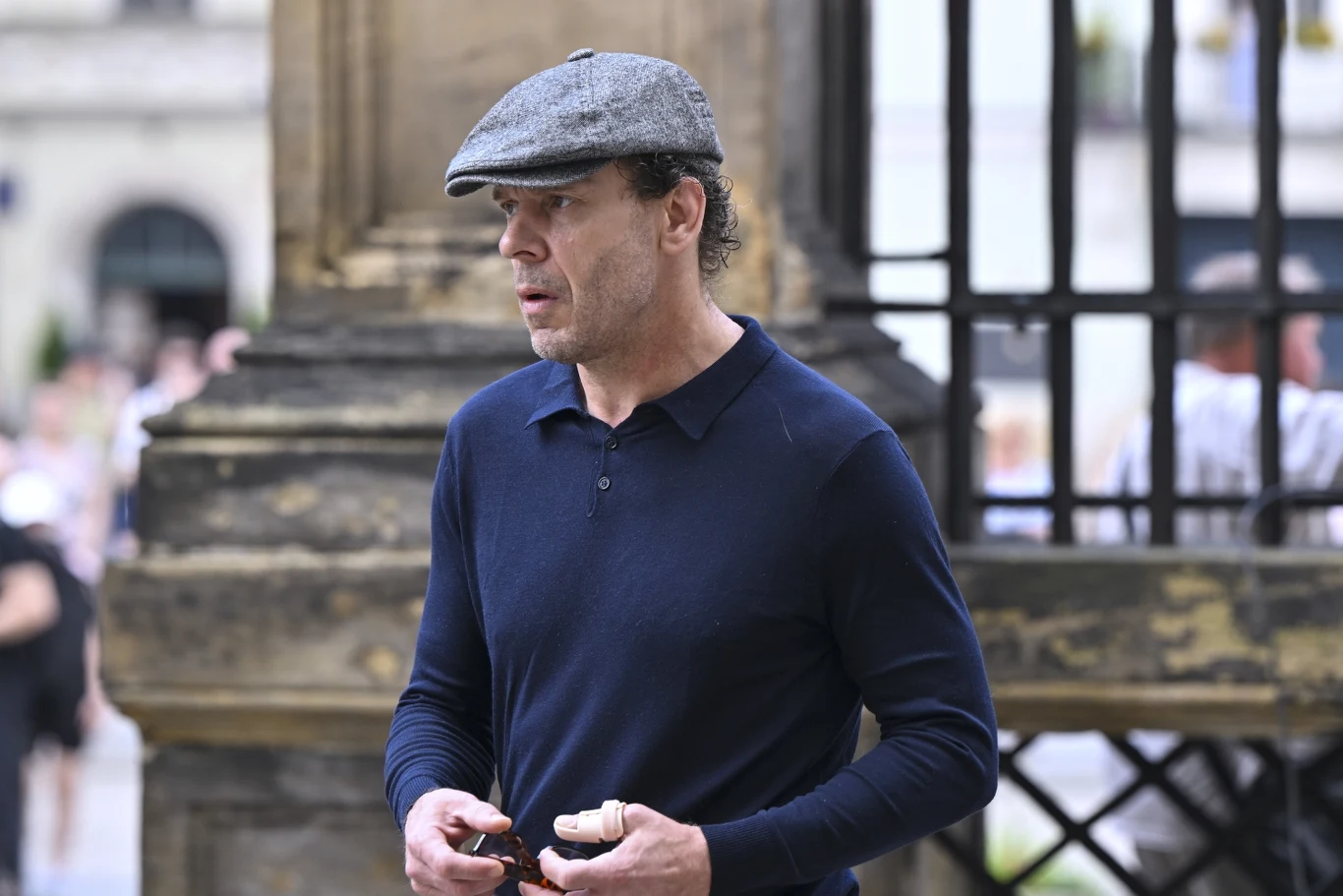 Tomasz Schimscheiner na pogrzebie Jerzego Stuhra