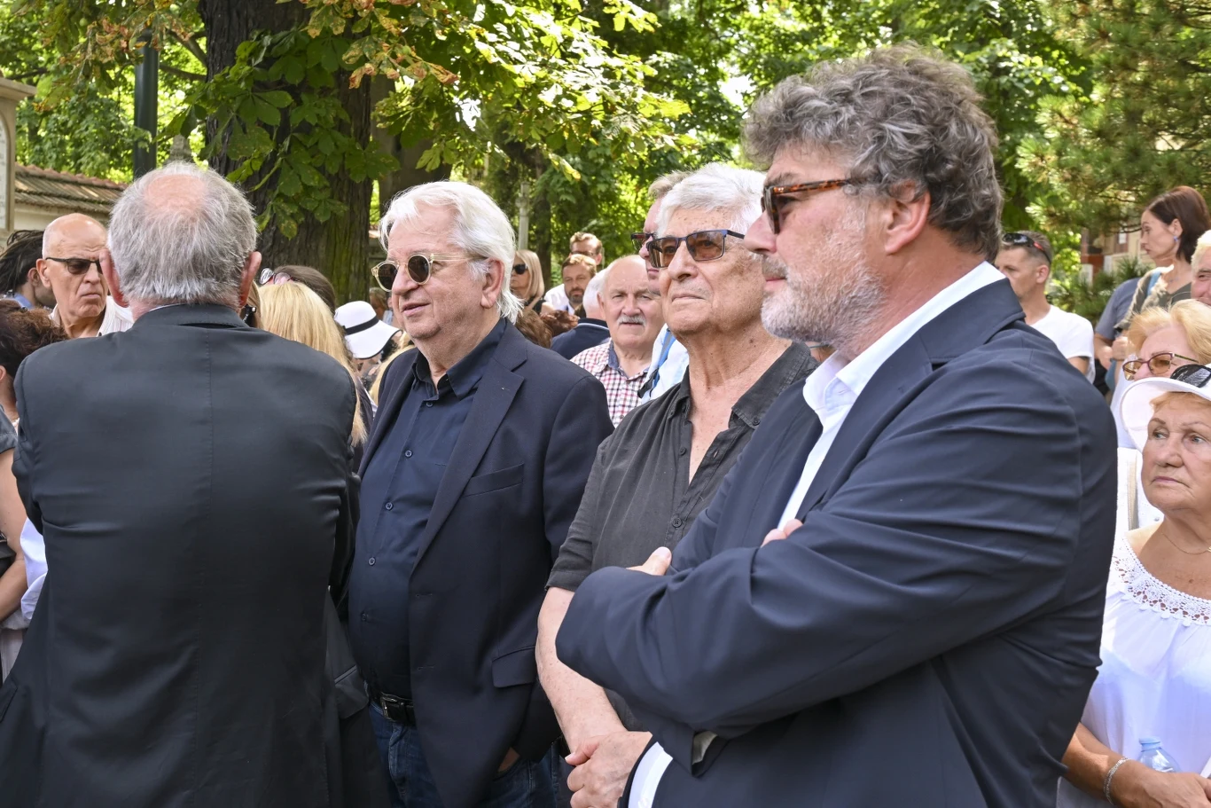 Juliusz Machulski, Feliks Falk i Grzegorz Łoszewski na pogrzebie Jerzego Stuhra