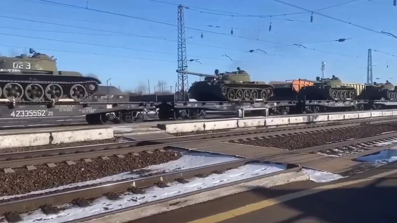 Ogromny transport czołgów zmierza na Ukrainę Ogromny transport czołgów zmierza na Ukrainę