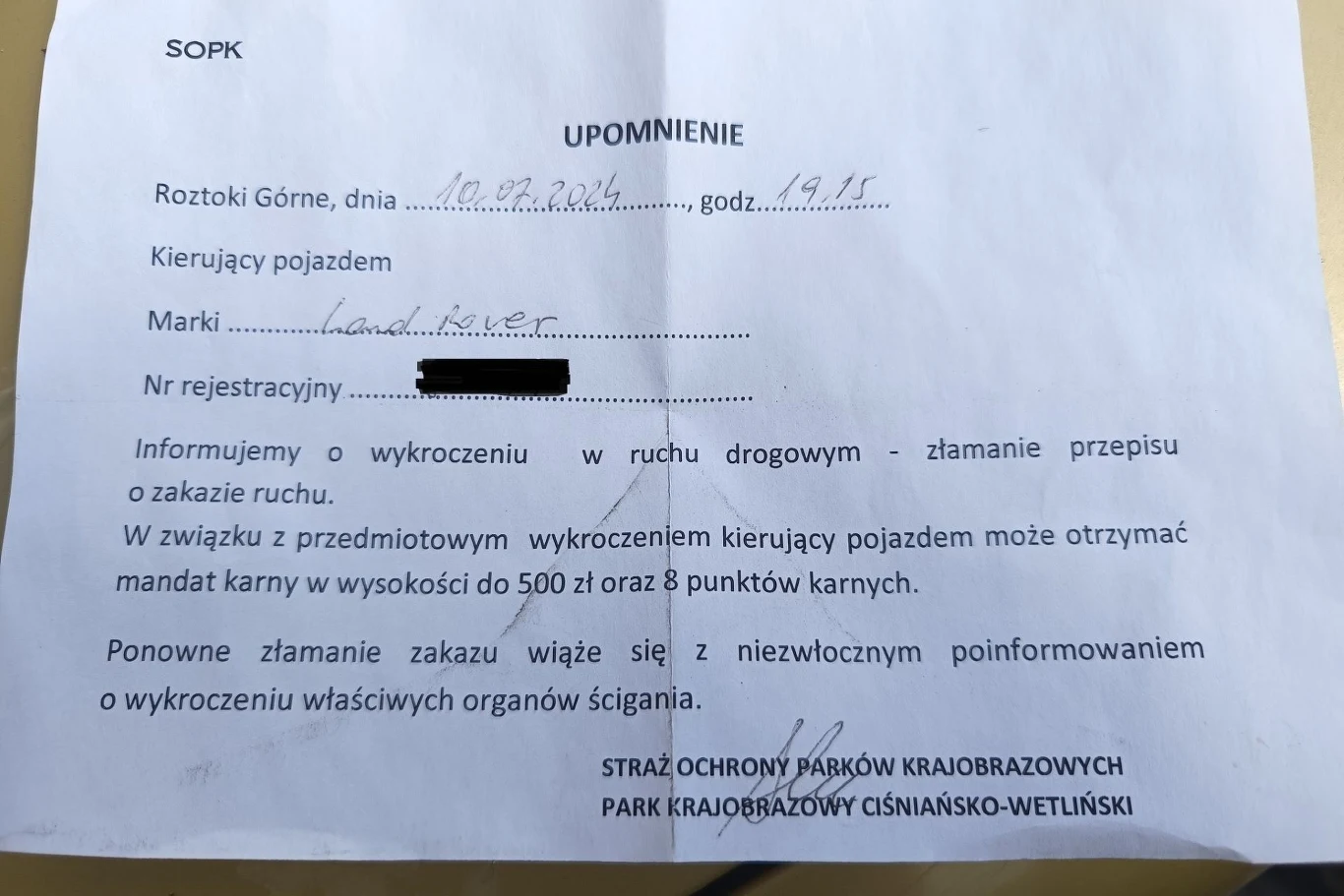 Kierowcy w Bieszczadach mogą znaleźć nietypowy dokument za wycieraczką swojego auta.