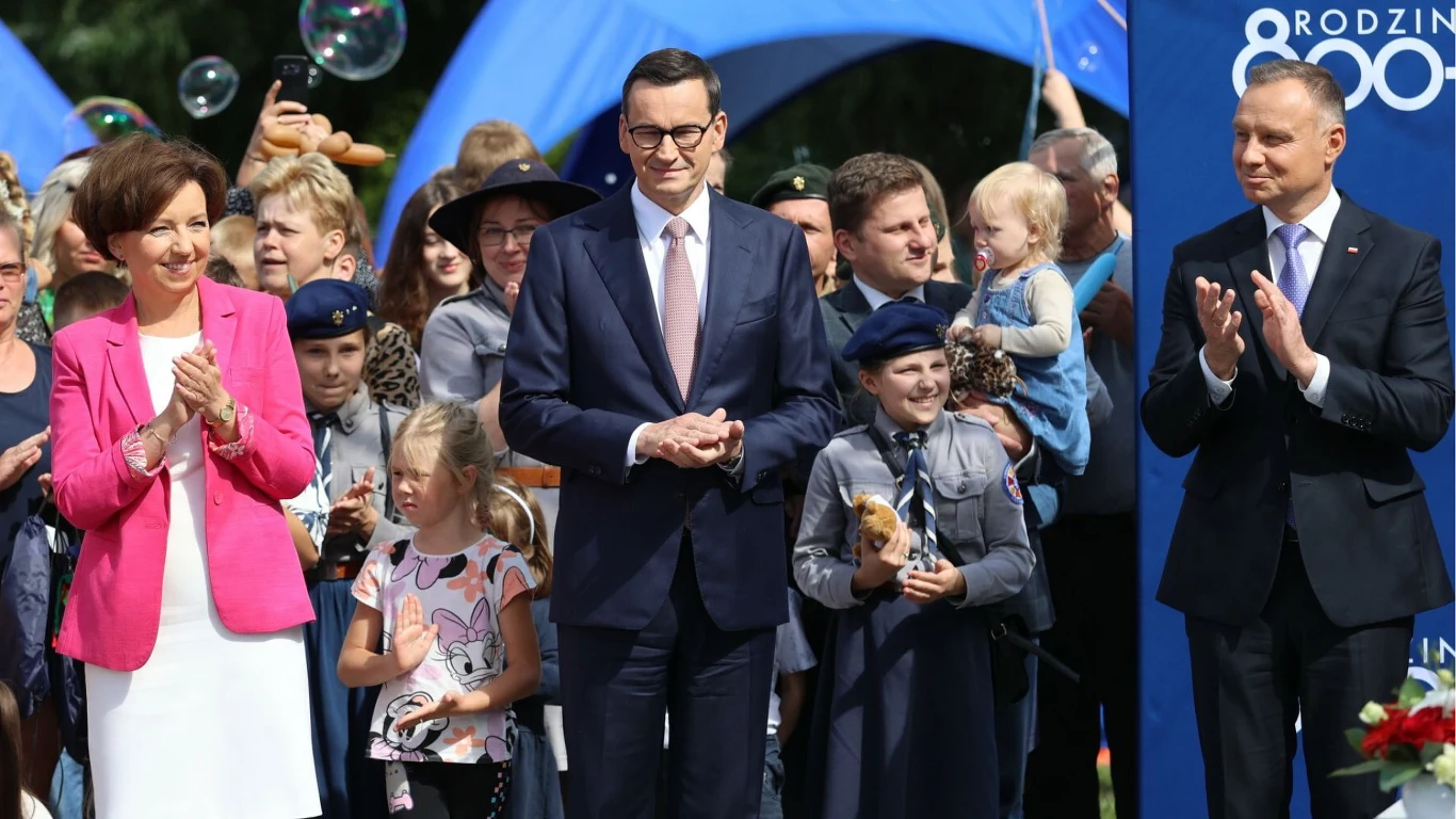 Marlena Maląg, Mateusz Morawiecki i Andrzej Duda na Pikniku 800 Plus Marlena Maląg, Mateusz Morawiecki i Andrzej Duda na Pikniku 800 Plus