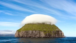 Ta wyspa ma własną chmurę. Posiada też nietypowych mieszkańców
