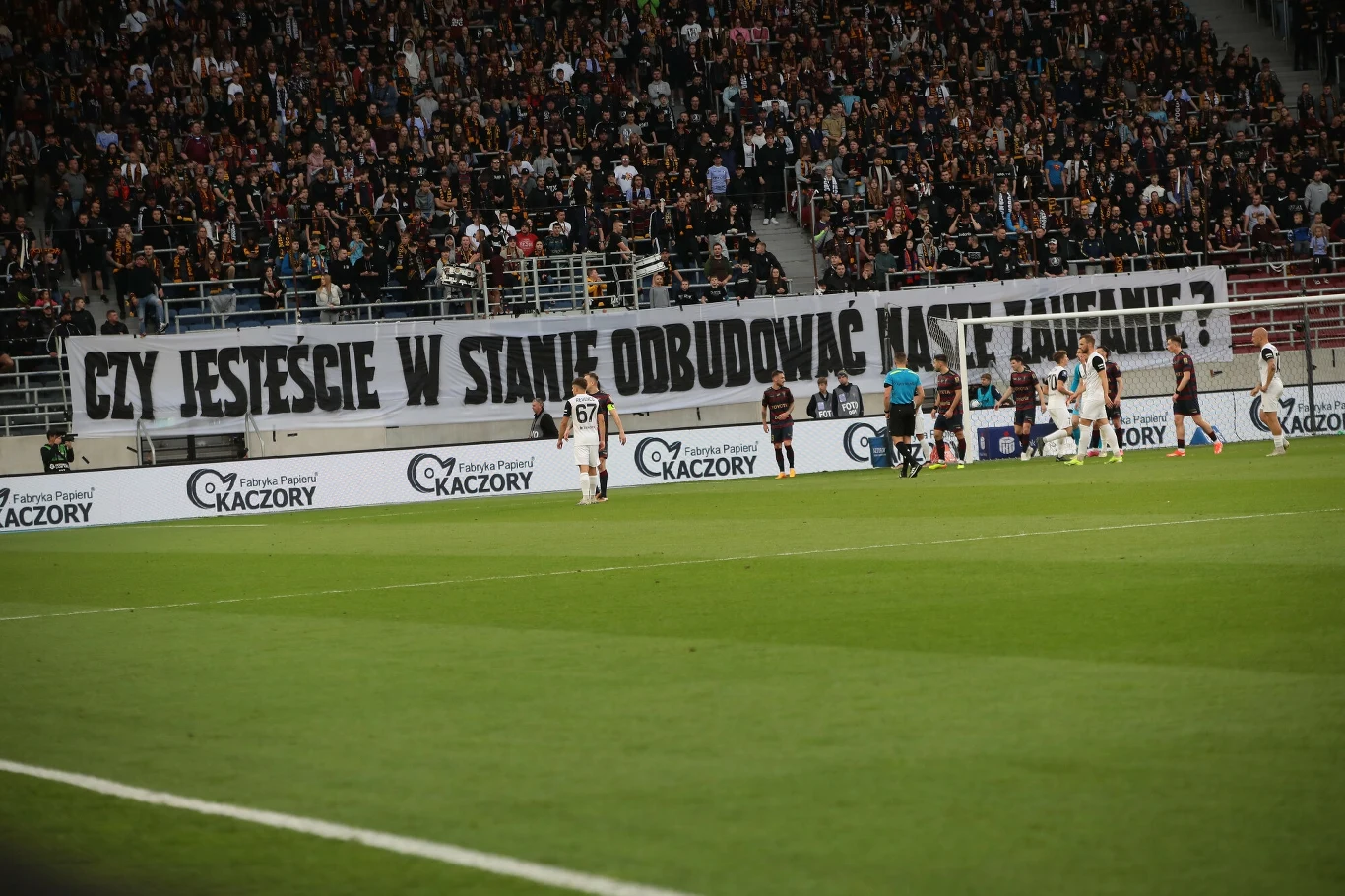 Kibice Pogoni Szczecin rozpoczęli protest