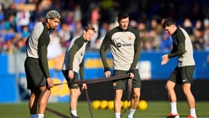 Ronald Araujo, Frenkie de Jong i Robert Lewandowski