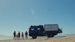 Kadr z filmu "W stronę słońca"