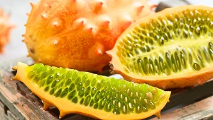 Kiwano zawiera duże ilości witaminy A, C oraz E, a także wiele cennych pierwiastków