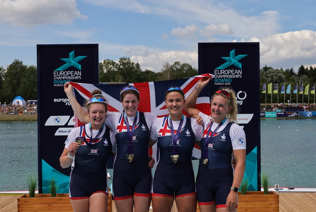 Georgie Brayshaw z koleżankami z drużyny Georgie Brayshaw z koleżankami z drużyny