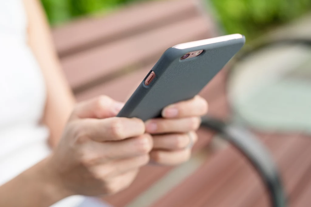 Przed wyjazdem na wakacje dobrze jest zrobić zapasową kopię danych z urządzeń mobilnych