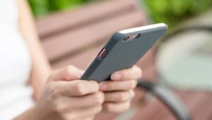Przed wyjazdem na wakacje dobrze jest zrobić zapasową kopię danych z urządzeń mobilnych