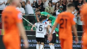 Czerwona kartka i potem dwa ciosy. Szalona druga połowa w meczu Legii [WIDEO]