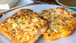 Smakują zupełnie jak pizza. Ekspresowe zapiekanki dla zabieganych
