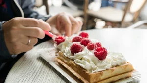 ​Ile w tym roku trzeba zapłacić za gofry nad Bałtykiem? Paragony grozy nie tylko w budkach z przekąskami