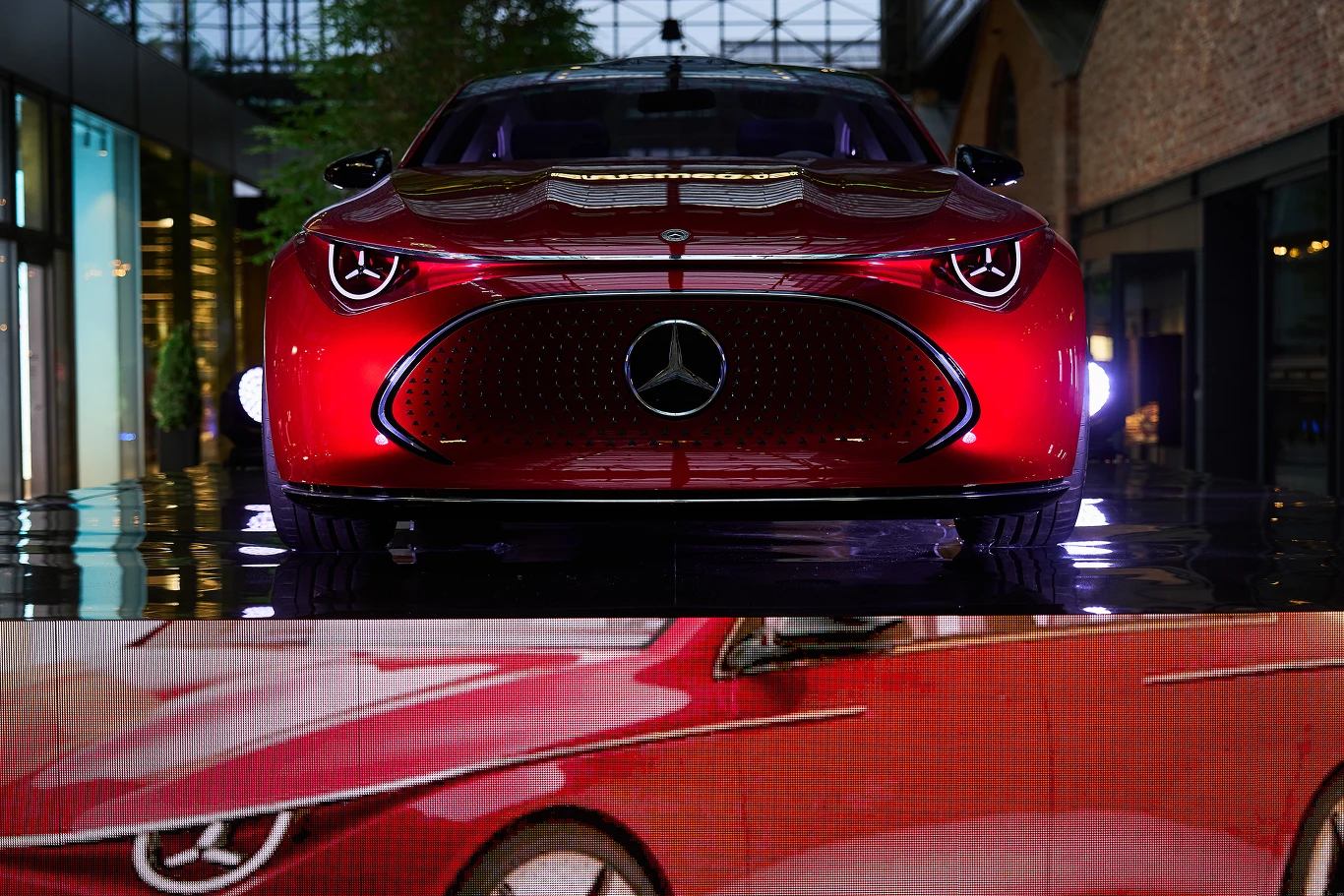 Koncepcyjny Mercedes CLA zadebiutował w Warszawie.