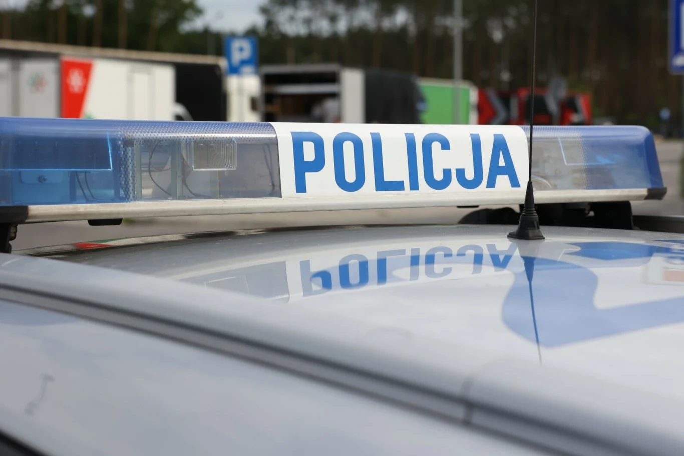 Policja wciąż oczekuje na wpłynięcie zgłoszenia o piątkowym incydencie. Policja szuka pracowników. Co trzeba zrobić, by zostać funkcjonariuszem i ile można zarobić?