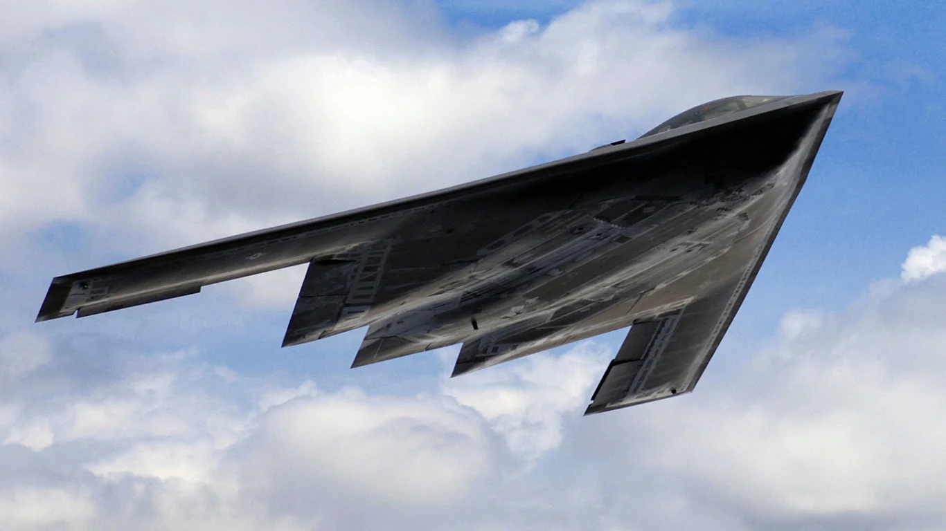 Unikalne nagranie przelotu superbombowca B-2 Spirit Unikalne nagranie przelotu superbombowca B-2 Spirit