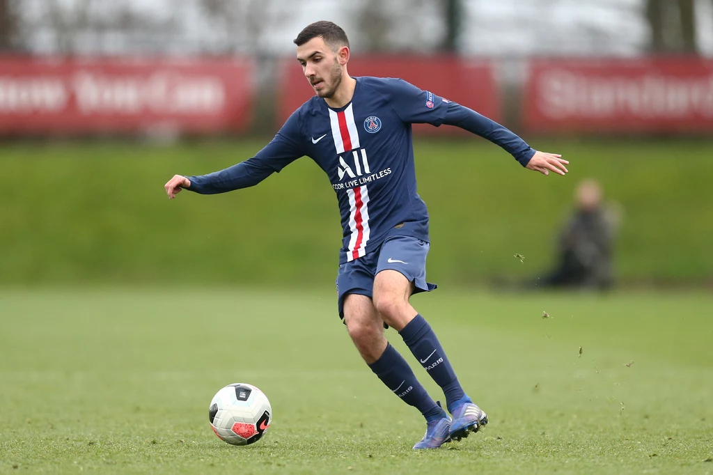 Lucas Bernadou w barwach PSG Lucas Bernadou w barwach PSG