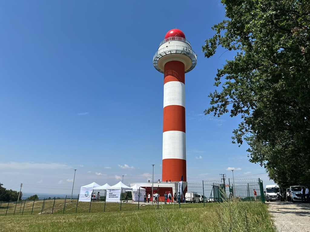 Nowy radar meteorologiczny na Górze św. Anny.