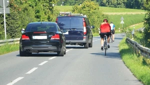 Jaki ma być odstęp, gdy wyprzedzam rowerzystę? Policja wyjaśnia