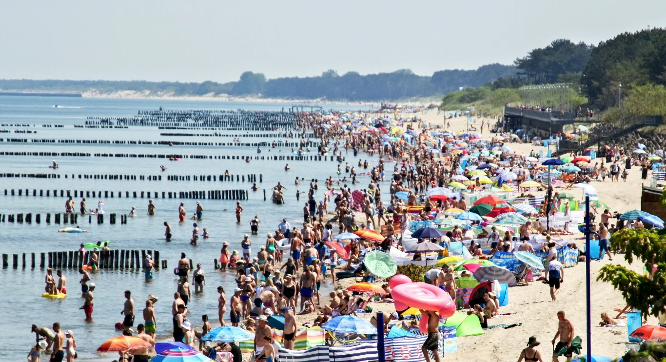 Jednym z miast leżących w powiecie koszalińskim jest Mielno Jednym z miast leżących w powiecie koszalińskim jest Mielno