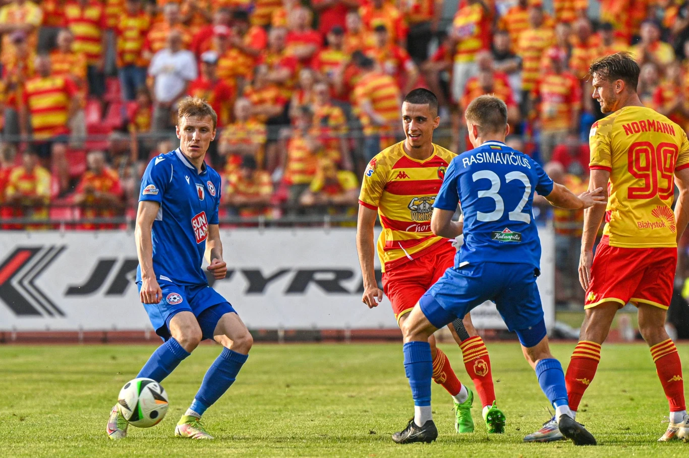 Jagiellonia rozbiła FK Poniewież 4:0 w meczu wyjazdowym Jagiellonia rozbiła FK Poniewież 4:0 w meczu wyjazdowym