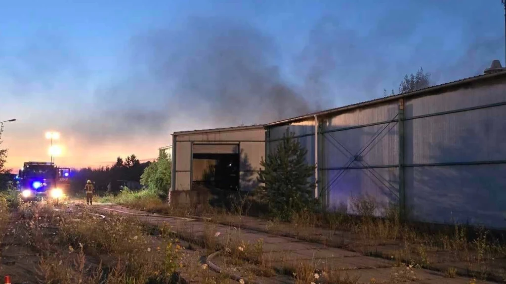 Pożar hali w powiecie puckim Pożar hali w powiecie puckim