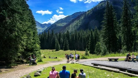 Rodzinne wakacje w Zakopanem. Jakie atrakcje dla rodzin z dziećmi?