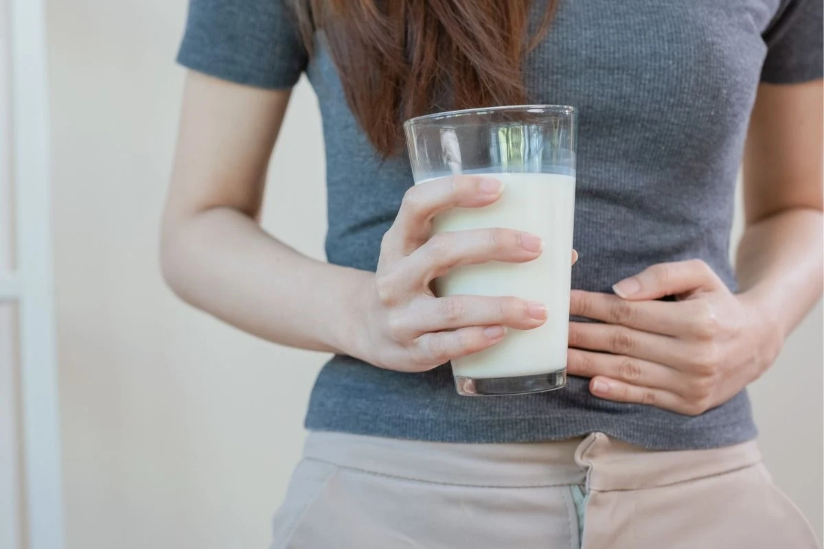 Maślanka wspomaga trawienie i metabolizm, poprawia jakość snu. Można pić ją także wieczorem