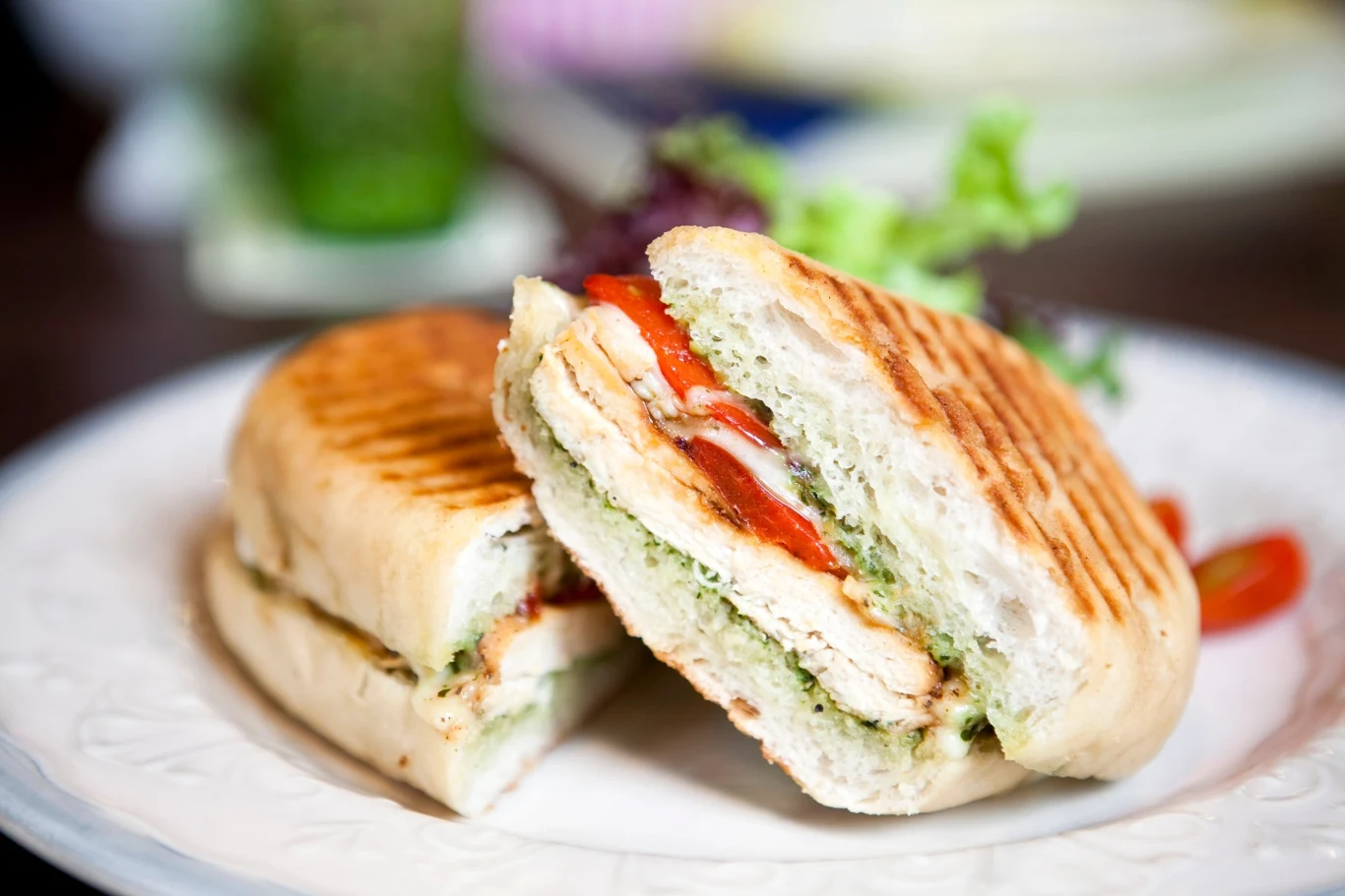 Panino z pesto bazyliowym Panino z pesto bazyliowym