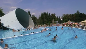 Mówią, że to najpiękniejsze termy w Europie. Tylko dwie godziny drogi z Polski