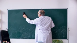 Naukowcy potrzebują zwiększenia finansowania m.in. wyposażenia laboratoriów i sprzętu.