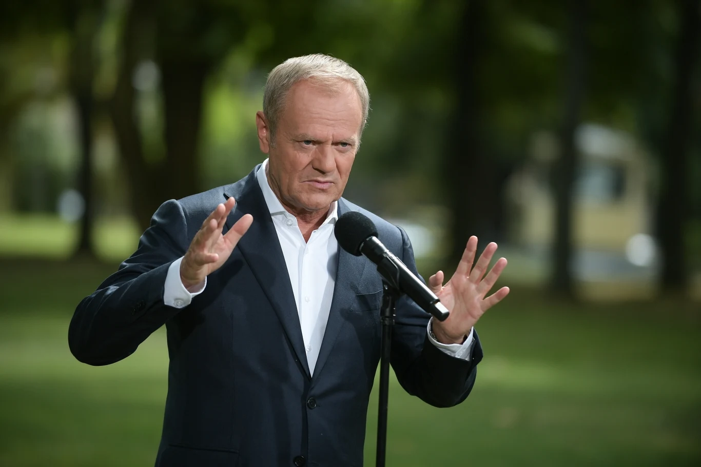 Większość ankietowanych wyraziła opinię, że obecny rząd gorzej dba o firmy niż poprzedni. Na zdjęciu premier Donald Tusk Większość ankietowanych wyraziła opinię, że obecny rząd gorzej dba o firmy niż poprzedni. Na zdjęciu premier Donald Tusk