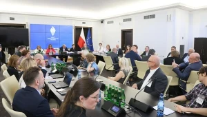 Senat przyjął z poprawkami nowelę ustawy o prawie autorskim i prawach pokrewnych. Na zdjęciu posiedzenie Komisji Kultury i Środków Przekazu