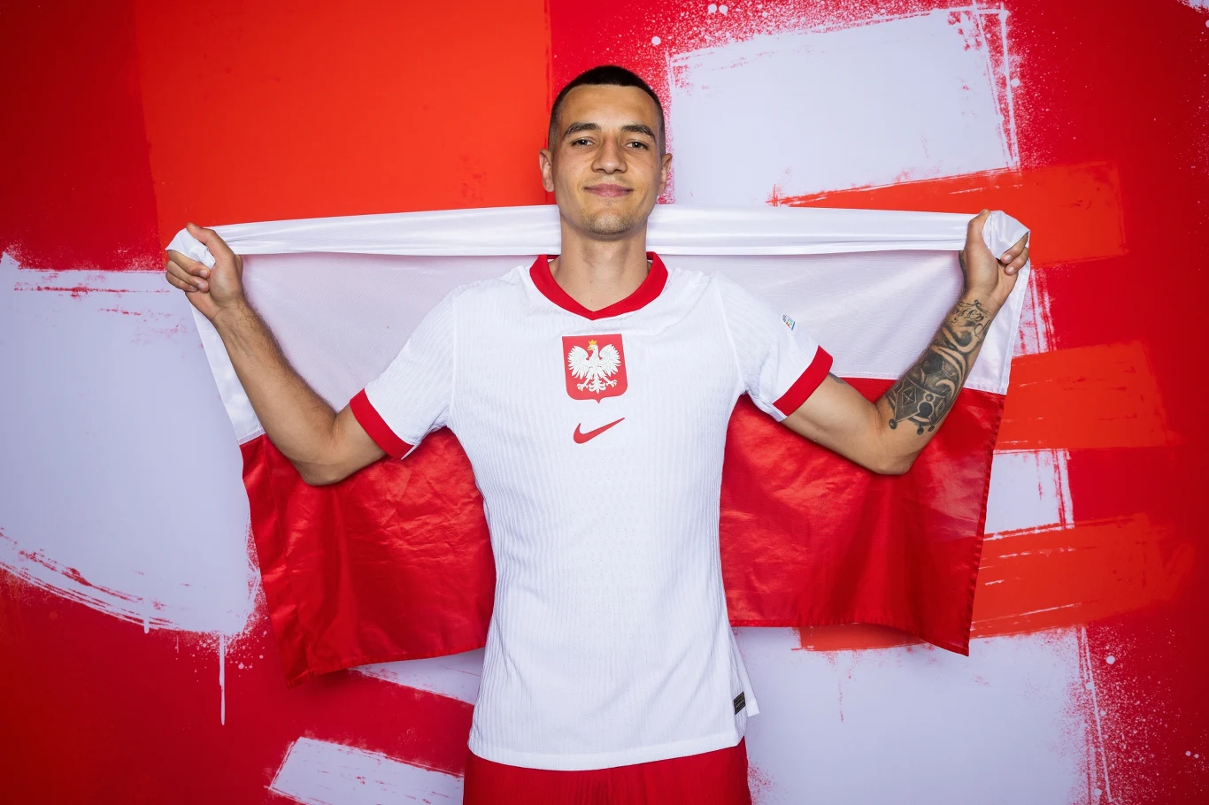 Jakub Kiwior nie tak dawno wziął udział wraz z reprezentacją Polski w Euro 2024. Teraz powrócił do klubu i... niewykluczone, że czekać go będzie rozbrat z Arsenalem Jakub Kiwior nie tak dawno wziął udział wraz z reprezentacją Polski w Euro 2024. Teraz powrócił do klubu i... niewykluczone, że czekać go będzie rozbrat z Arsenalem