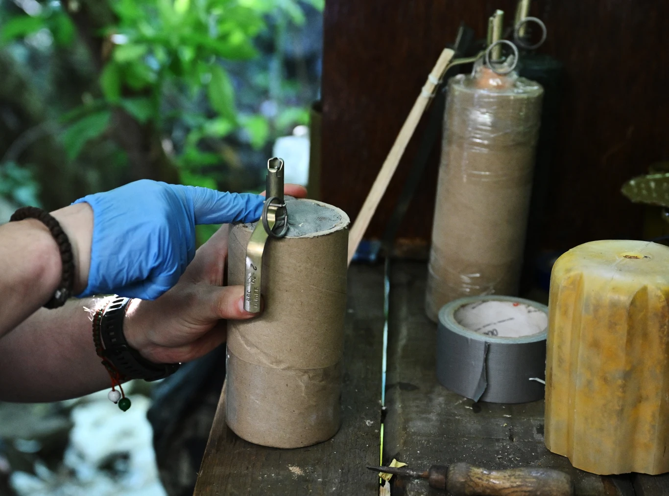 Rosjanie zrzucają z dronów amunicję zakazaną traktatami międzynarodowymi Rosjanie zrzucają z dronów amunicję zakazaną traktatami międzynarodowymi