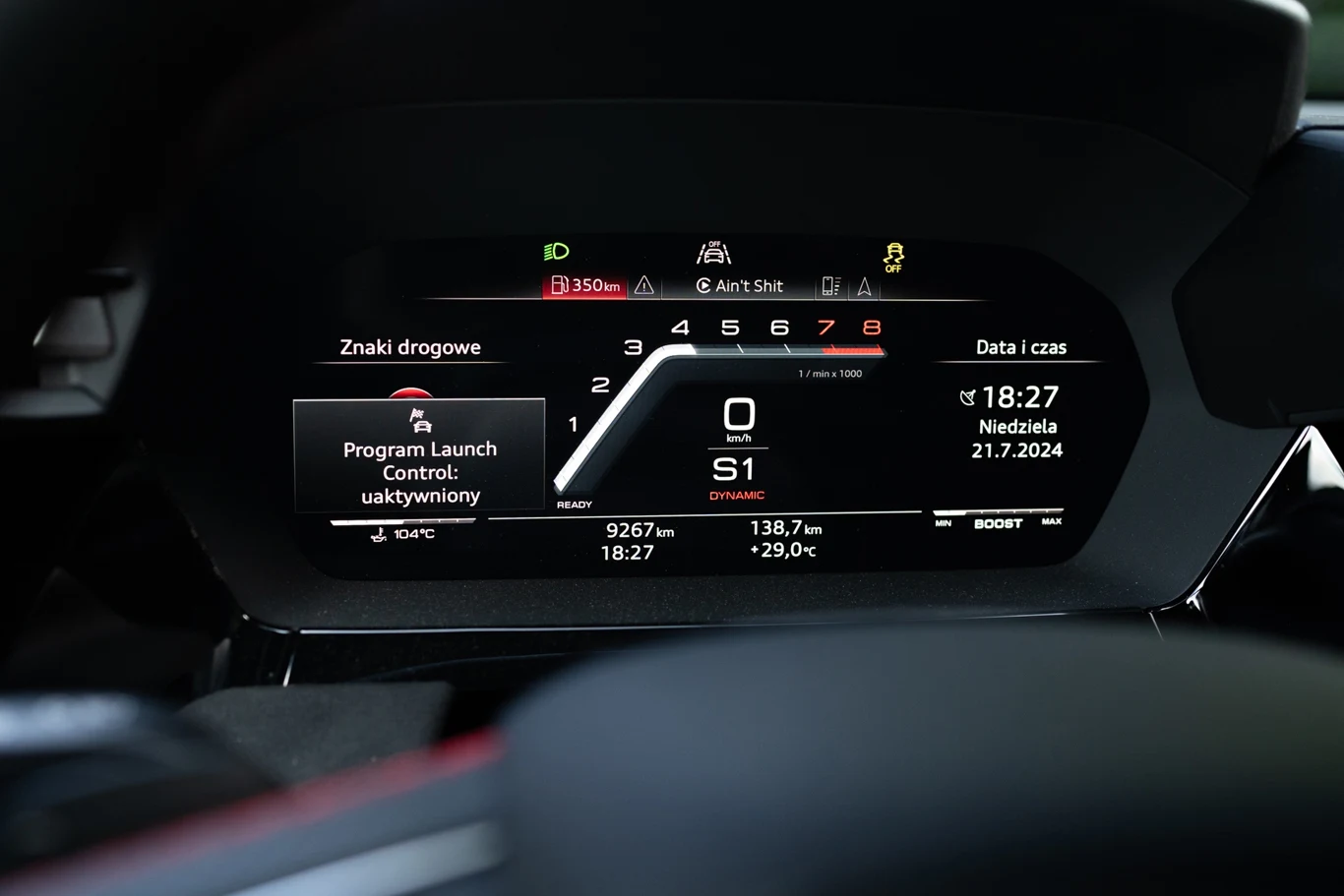 Audi S3 w trybie "Launch Control" przyspiesza do pierwszej "setki" w 4,7 sekundy.
