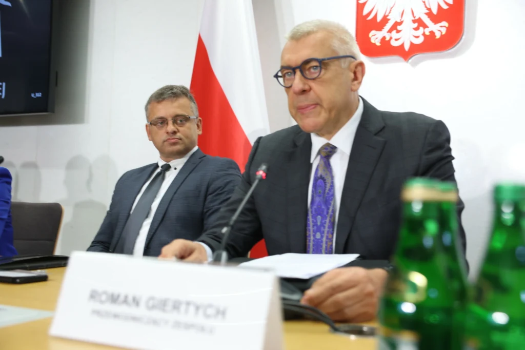 Sędzia Arkadiusz Cichocki nowym sygnalistą. Roman Giertych ujawnia