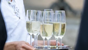 Producenci szampana skarżą się na spadek sprzedaży. Ich zdaniem ludzie nie mają powodów, żeby świętować