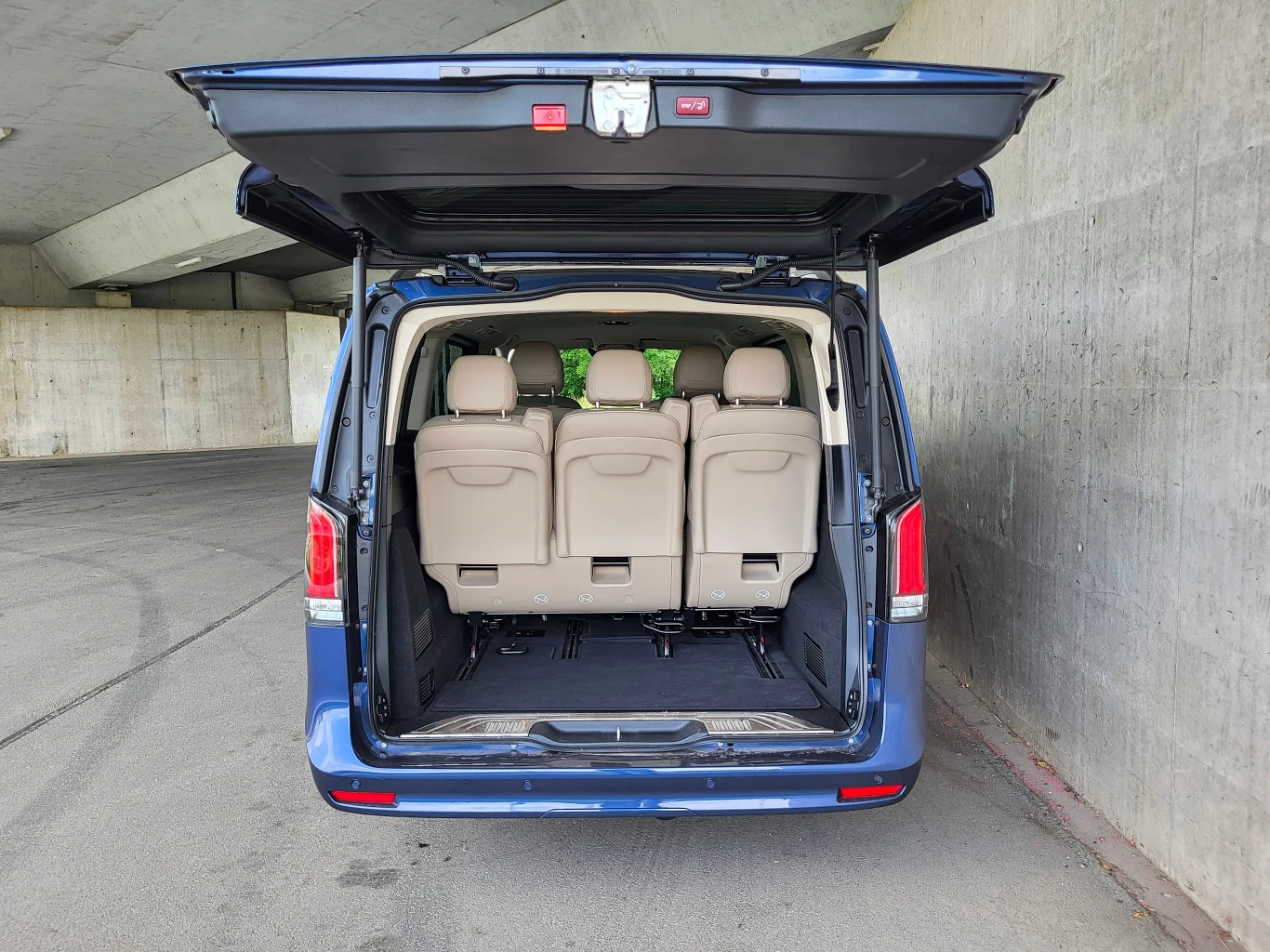 Bagażnik Mercedesa klasy V oferuje od 1030 do 4630 l pojemności.